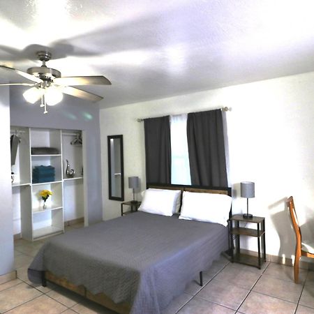 Hallandale Beach Motel With Free Parking And Full Kitchen ! No Extra Fees! Accepting Cash! المظهر الخارجي الصورة