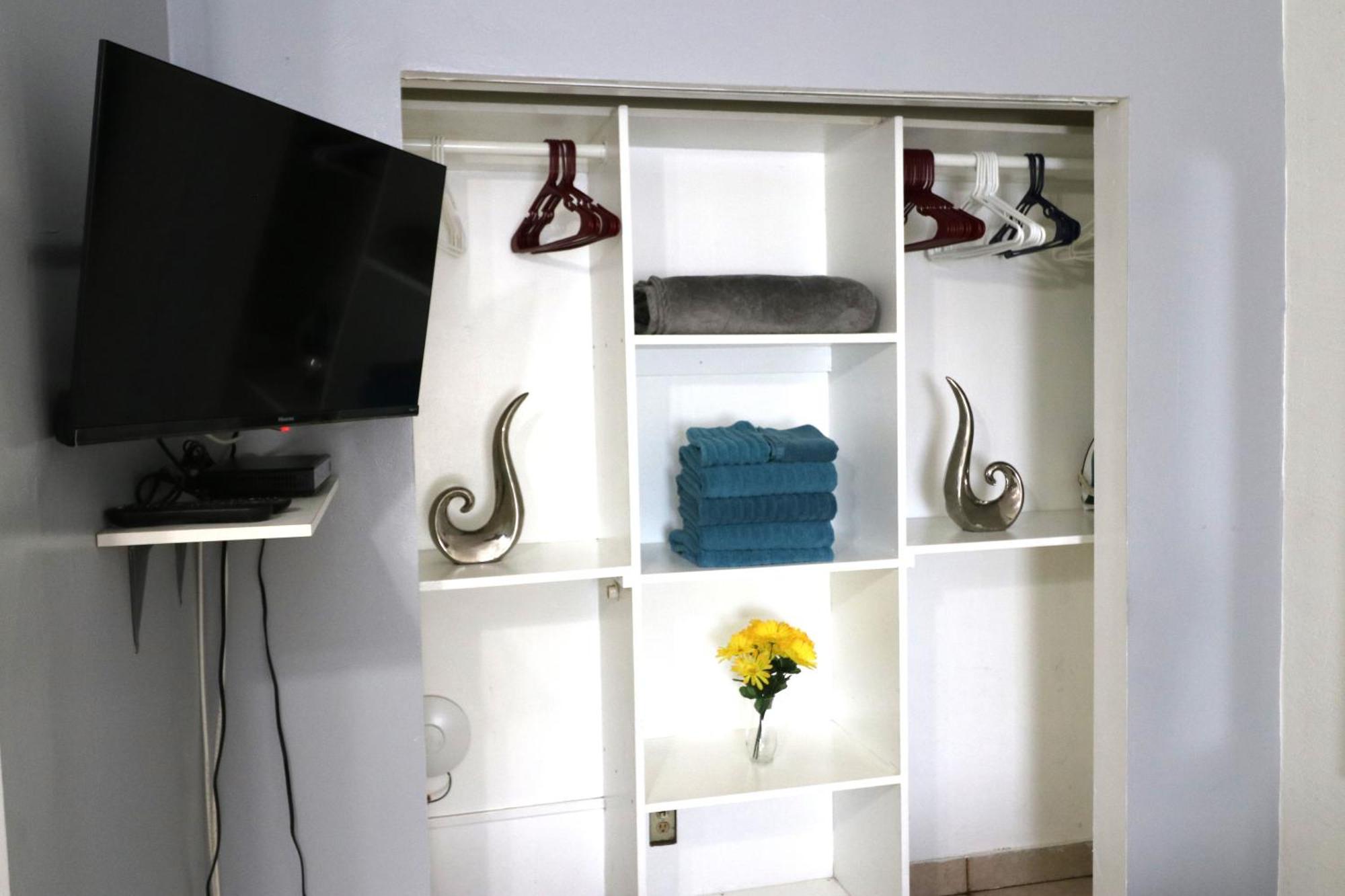 Hallandale Beach Motel With Free Parking And Full Kitchen ! No Extra Fees! Accepting Cash! المظهر الخارجي الصورة
